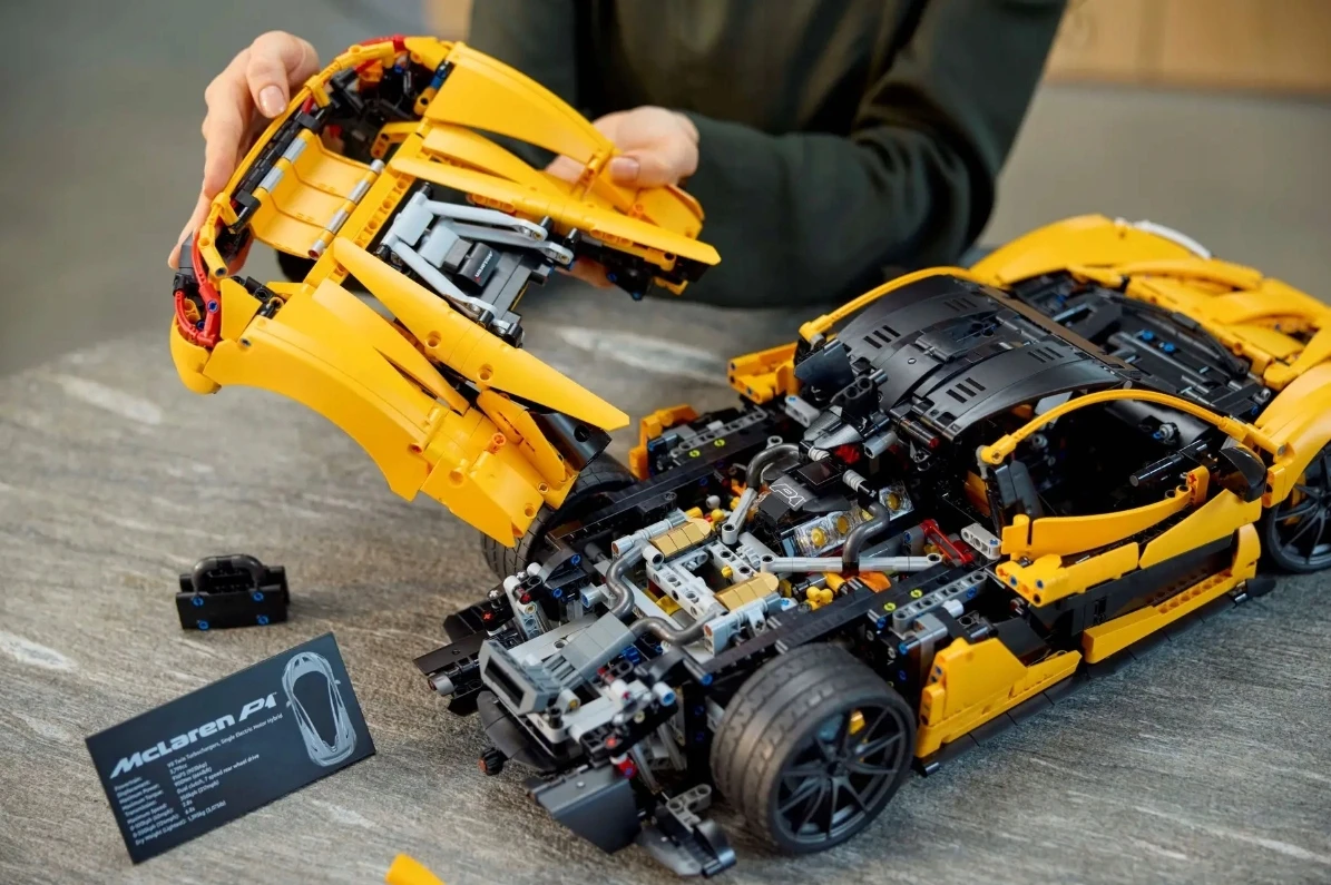 Авто-конструктор LEGO Technic McLaren P1 (42172)